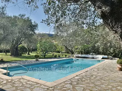 Maison, 240 m²