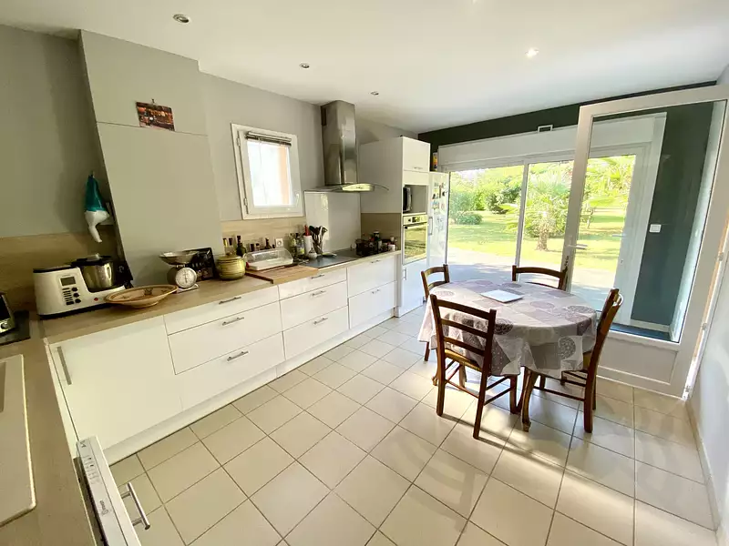 Maison, 232 m²