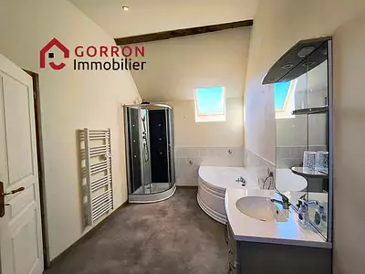 Maison, 277 m²