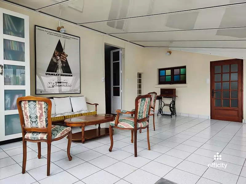 Maison, 235 m²