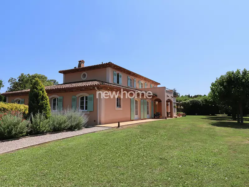 Maison, 320 m²