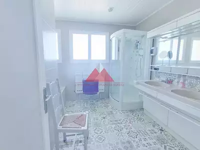 Maison, 238 m²