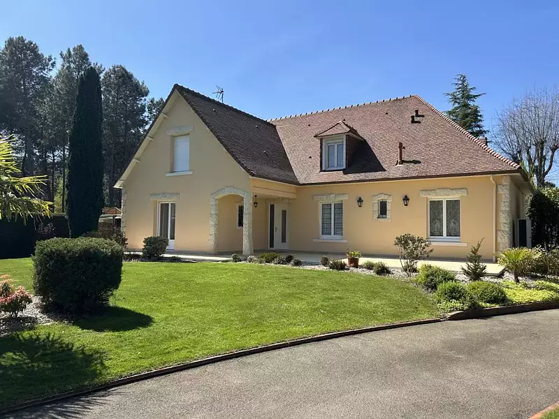 Maison, 196 m²