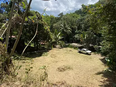 Terrain, 2 052 m²