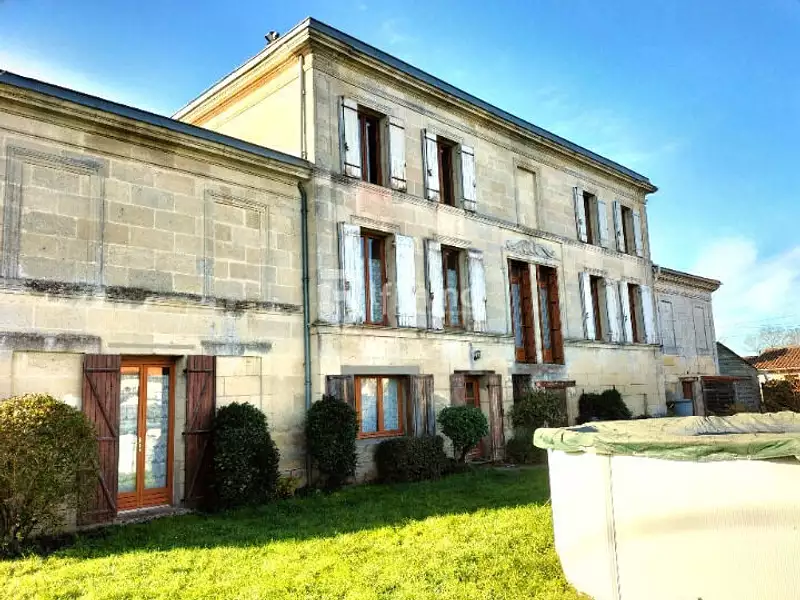 Maison, 212 m²