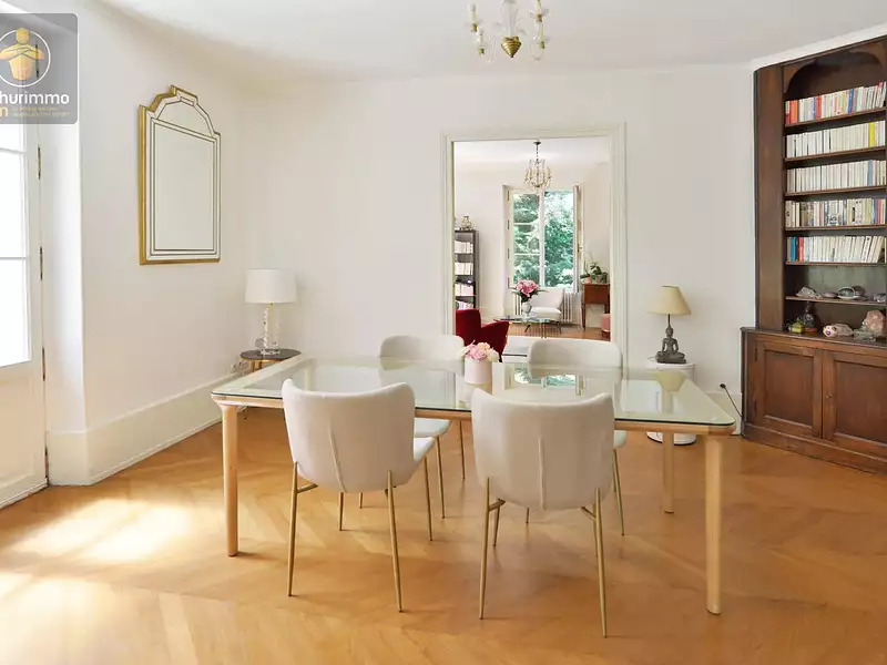 Maison, 333,1 m²