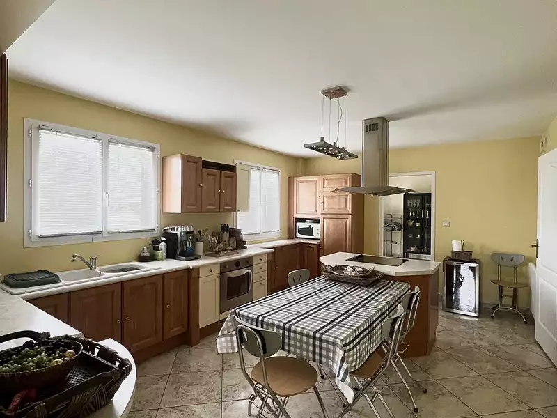 Maison, 300 m²