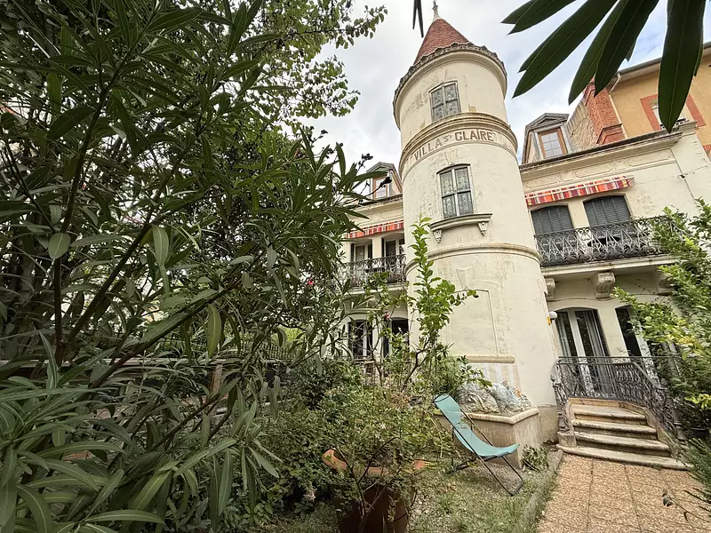 Immeuble, 331,85 m²