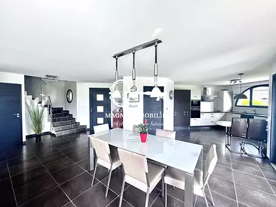 Maison, 185 m²