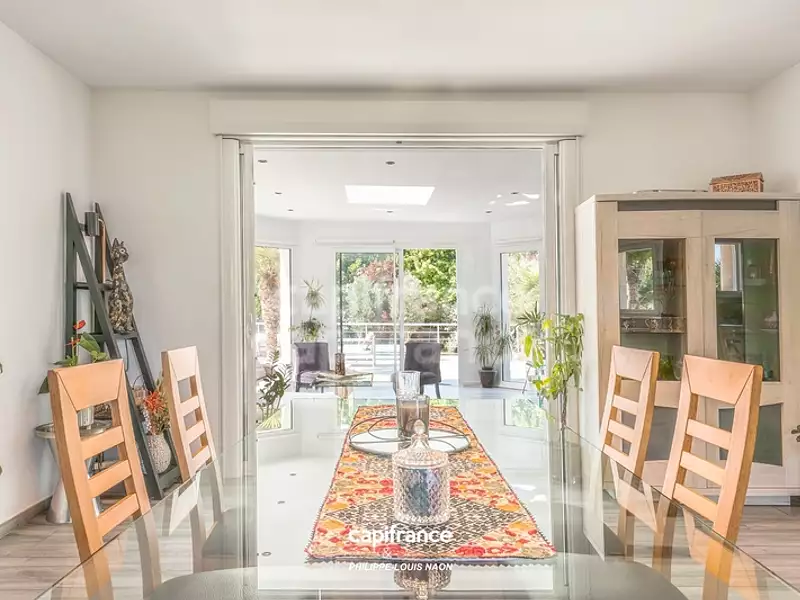 Maison, 260 m²