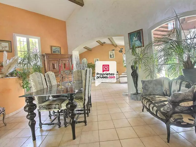 Maison, 230 m²