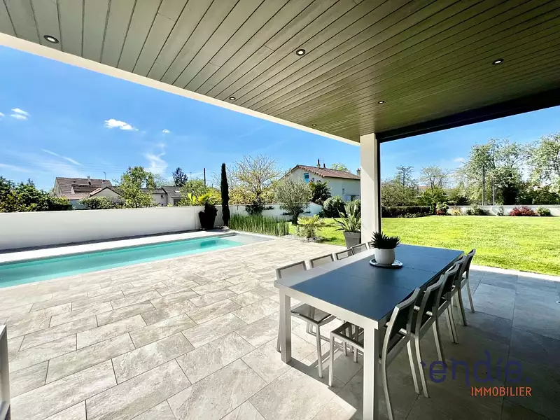 Maison, 185 m²
