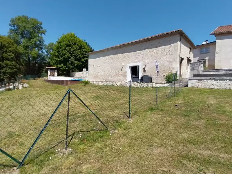 Divers, 300 m²