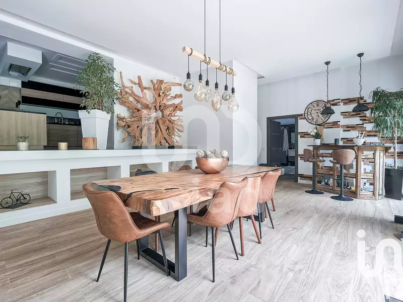 Maison, 220 m²
