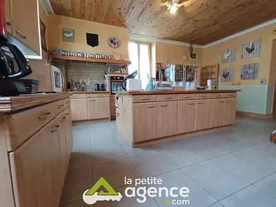 Maison, 348 m²