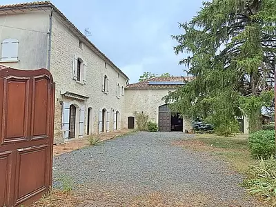 Maison, 225 m²