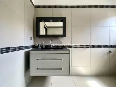 Maison, 210 m²
