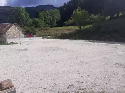 Terrain, 734 m²