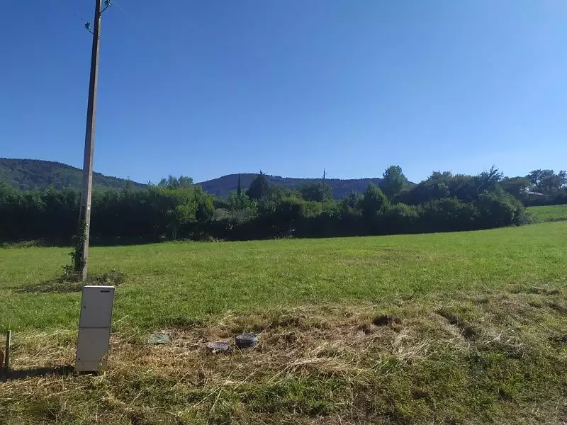 Terrain, 835 m²