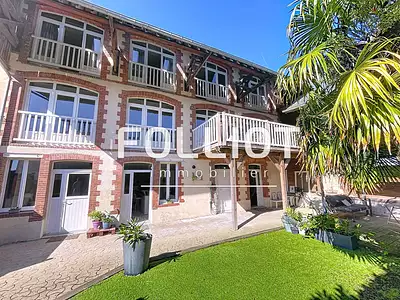 Maison, 225 m²