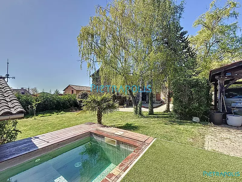 Maison, 225 m²