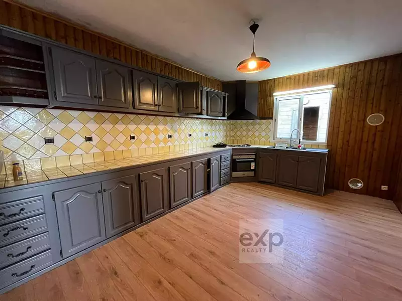 Maison, 230 m²