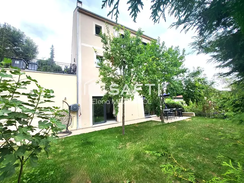 Maison, 156 m²
