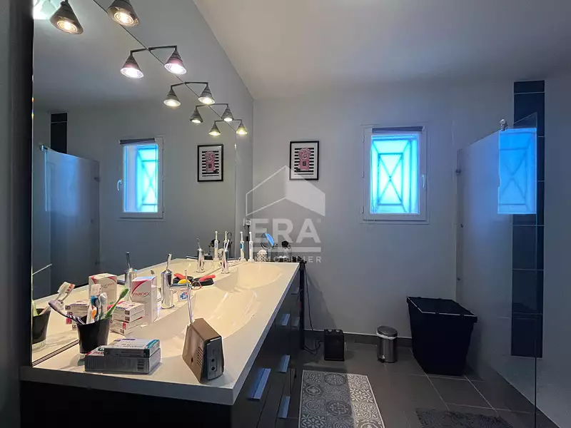Maison, 168 m²