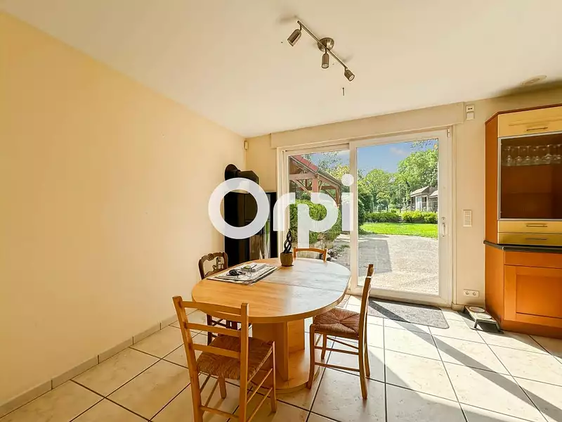 Maison, 245 m²