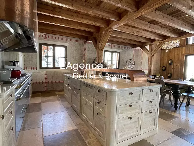 Maison, 285 m²