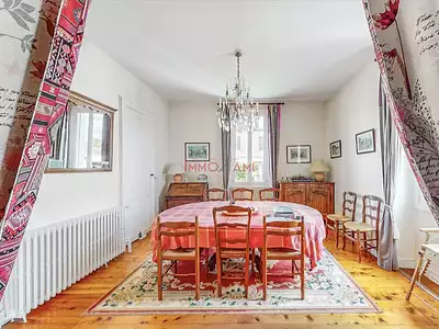 Maison, 245 m²