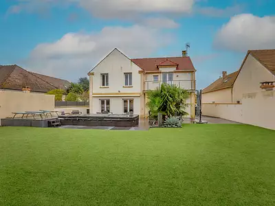 Maison, 240 m²