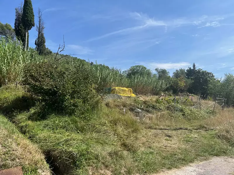 Terrain, 1 143 m²