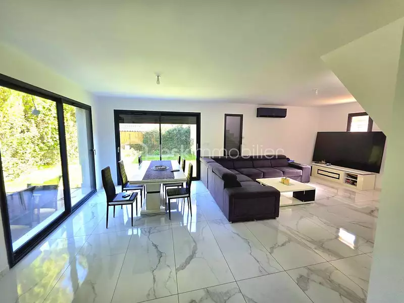 Maison, 92 m²
