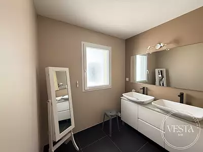 Maison, 215 m²