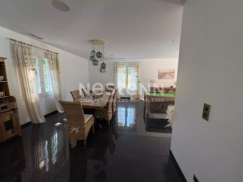 Maison, 189 m²