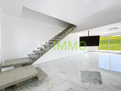 Maison, 220 m²