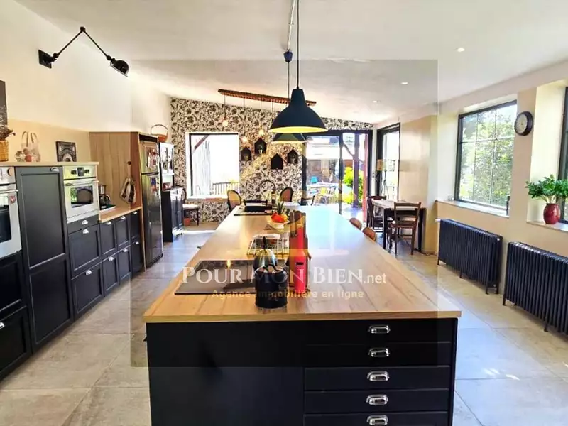 Maison, 210 m²