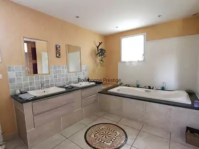 Maison, 283 m²