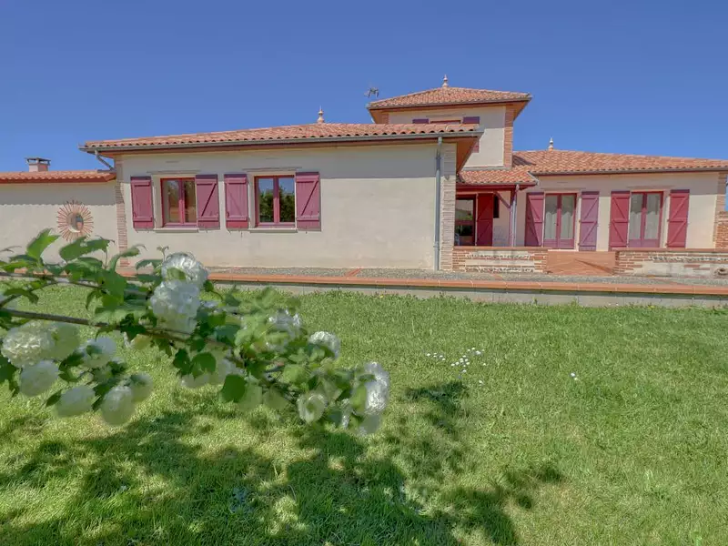 Maison, 254 m²