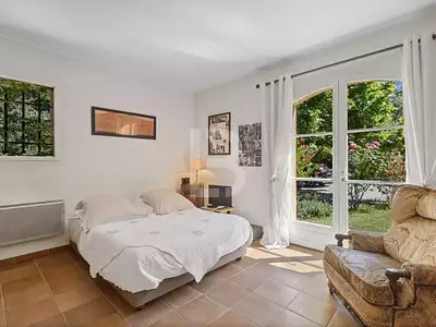Maison, 240 m²