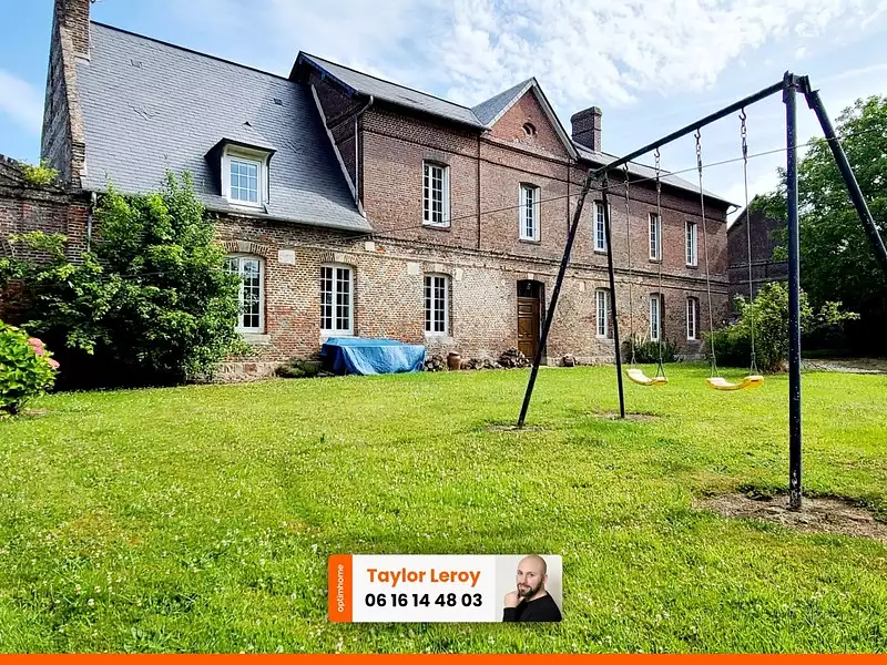 Maison, 248 m²