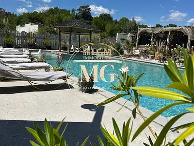Maison, 1 046 m²