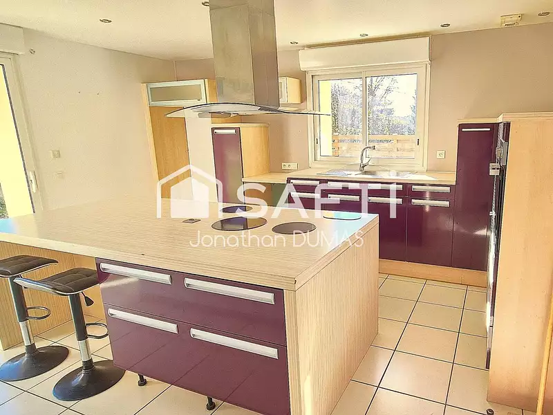 Maison, 169 m²