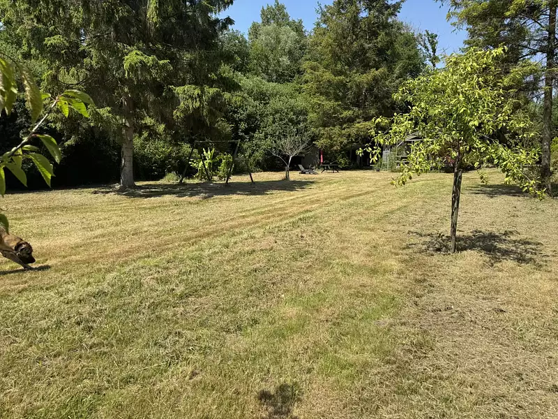 Terrain, 2 012 m²