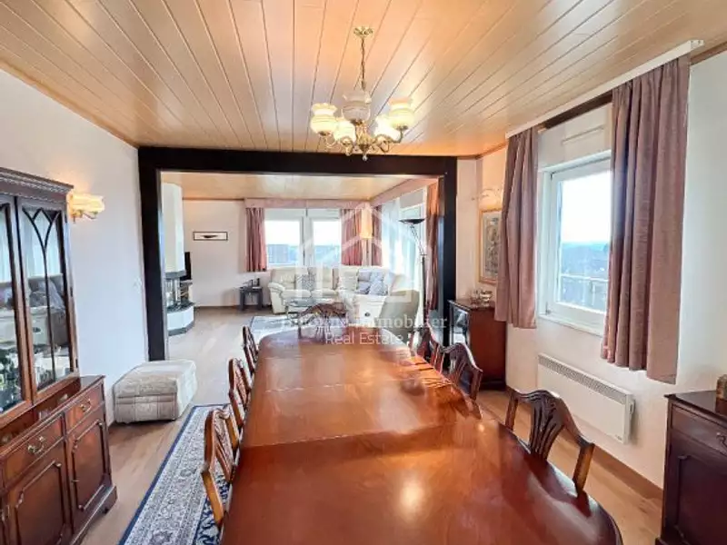 Maison, 196 m²