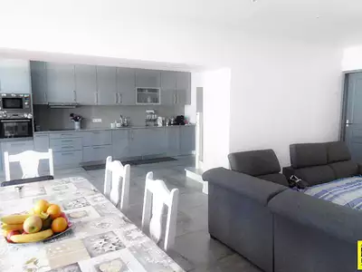 Maison, 197 m²
