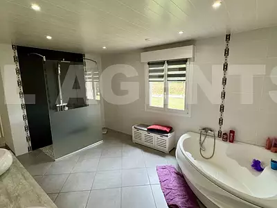 Maison, 215 m²