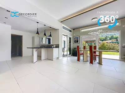 Maison, 210 m²