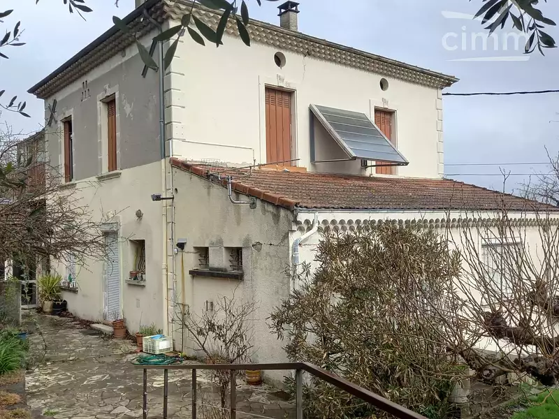 Immeuble, 300 m²